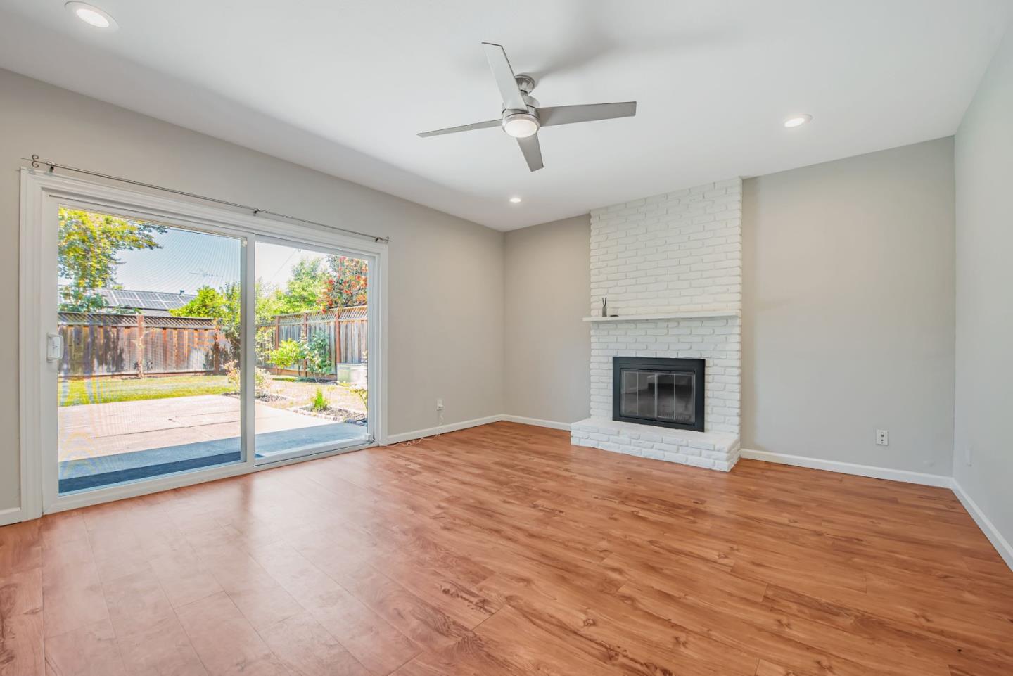 Detail Gallery Image 7 of 29 For 4070 Ross Ave, San Jose,  CA 95124 - 4 Beds | 2 Baths