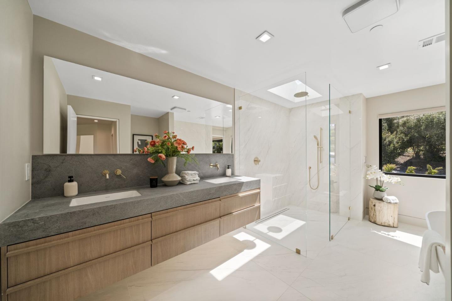 Detail Gallery Image 10 of 124 For 510 Darrell Rd, Hillsborough,  CA 94010 - 5 Beds | 5/1 Baths