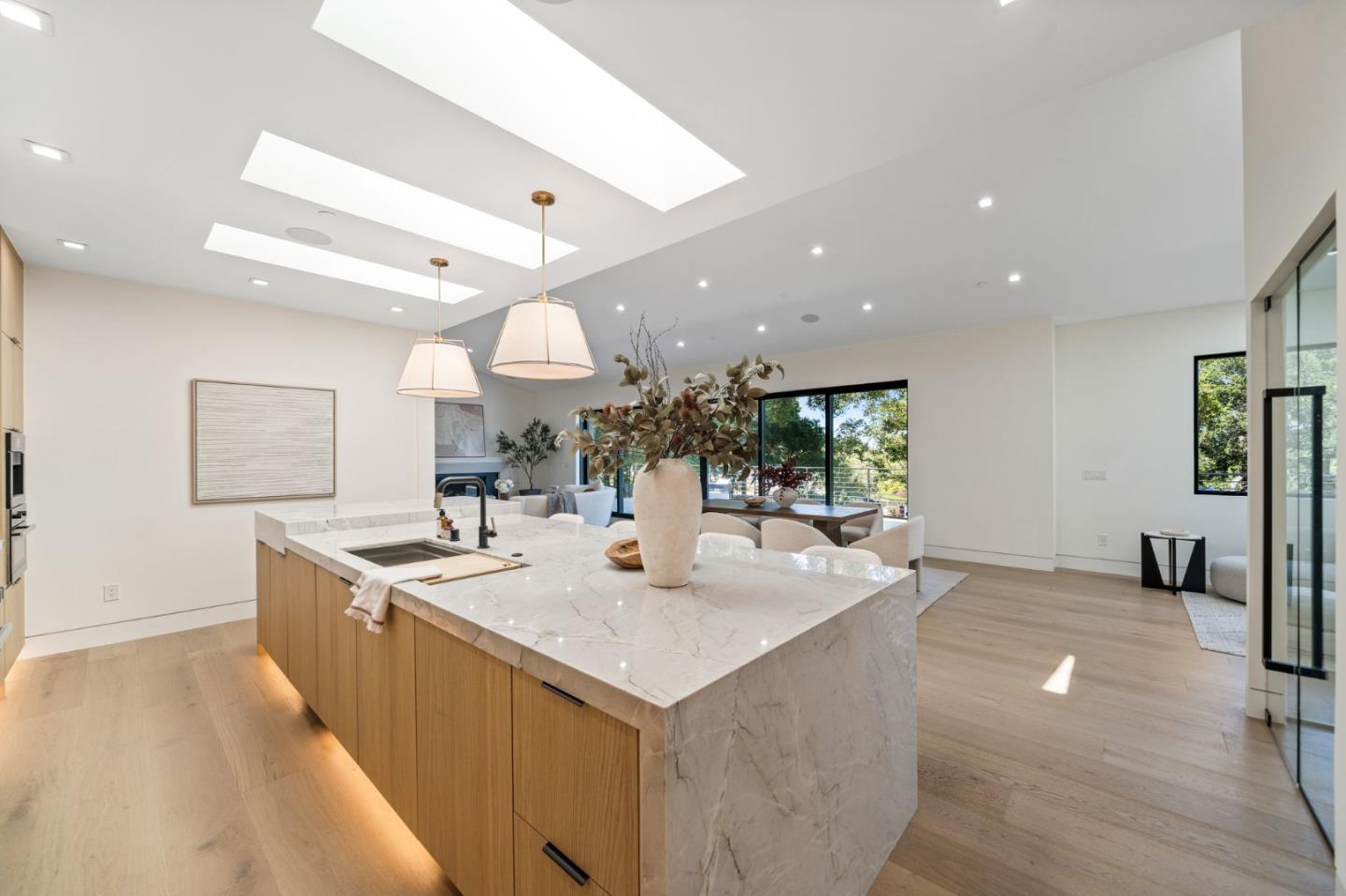 Detail Gallery Image 17 of 124 For 510 Darrell Rd, Hillsborough,  CA 94010 - 5 Beds | 5/1 Baths
