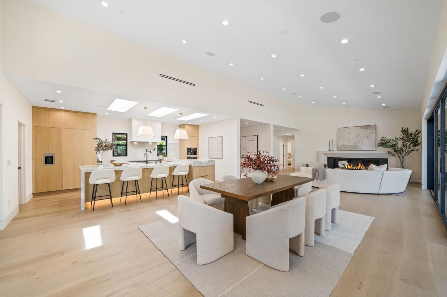Detail Gallery Image 19 of 124 For 510 Darrell Rd, Hillsborough,  CA 94010 - 5 Beds | 5/1 Baths