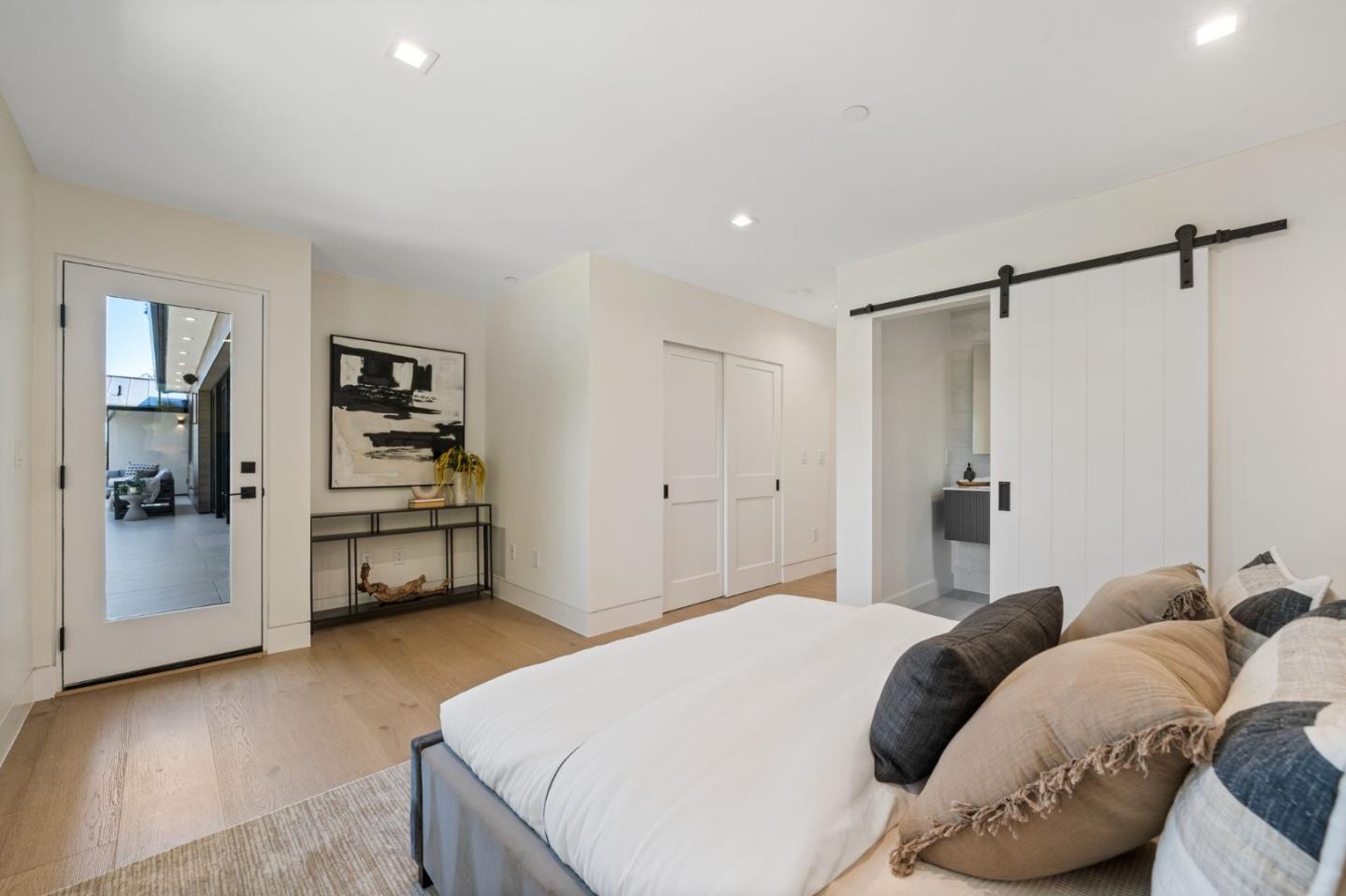 Detail Gallery Image 29 of 124 For 510 Darrell Rd, Hillsborough,  CA 94010 - 5 Beds | 5/1 Baths