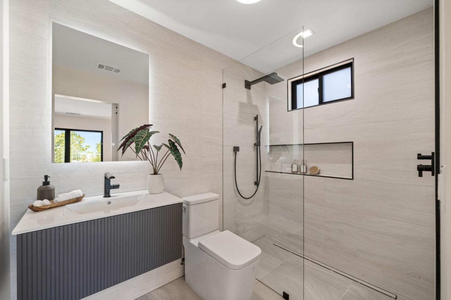 Detail Gallery Image 30 of 124 For 510 Darrell Rd, Hillsborough,  CA 94010 - 5 Beds | 5/1 Baths