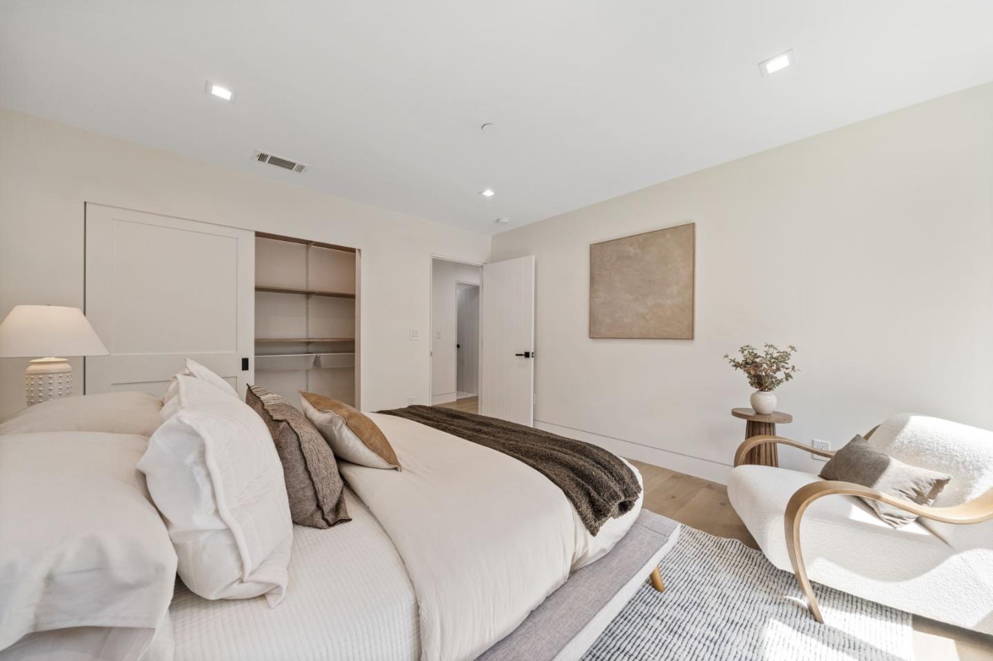 Detail Gallery Image 31 of 124 For 510 Darrell Rd, Hillsborough,  CA 94010 - 5 Beds | 5/1 Baths