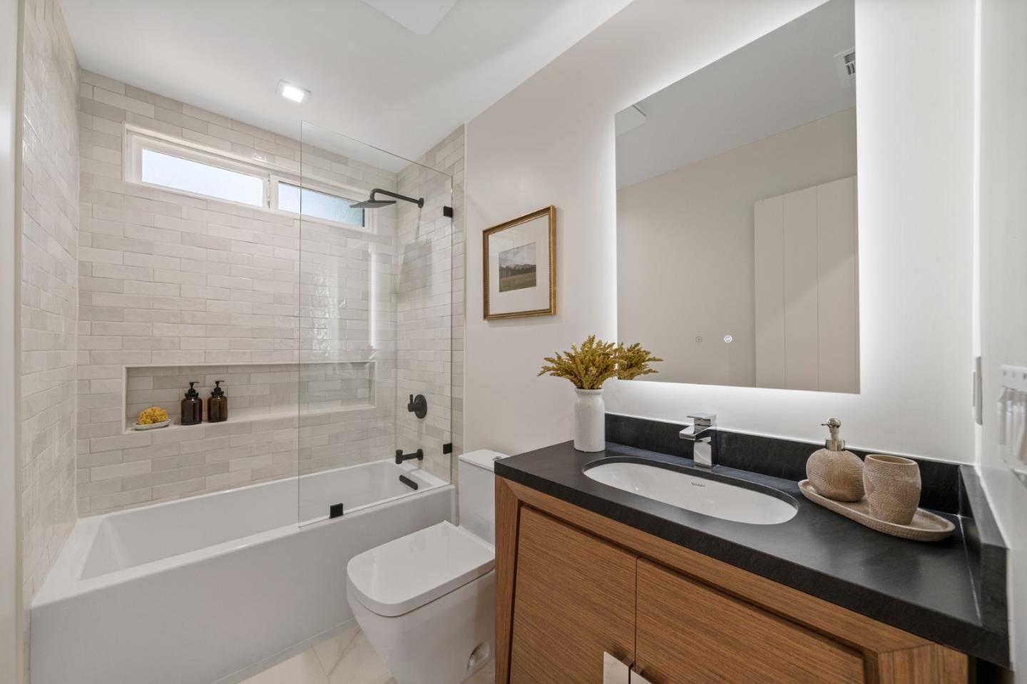 Detail Gallery Image 33 of 124 For 510 Darrell Rd, Hillsborough,  CA 94010 - 5 Beds | 5/1 Baths