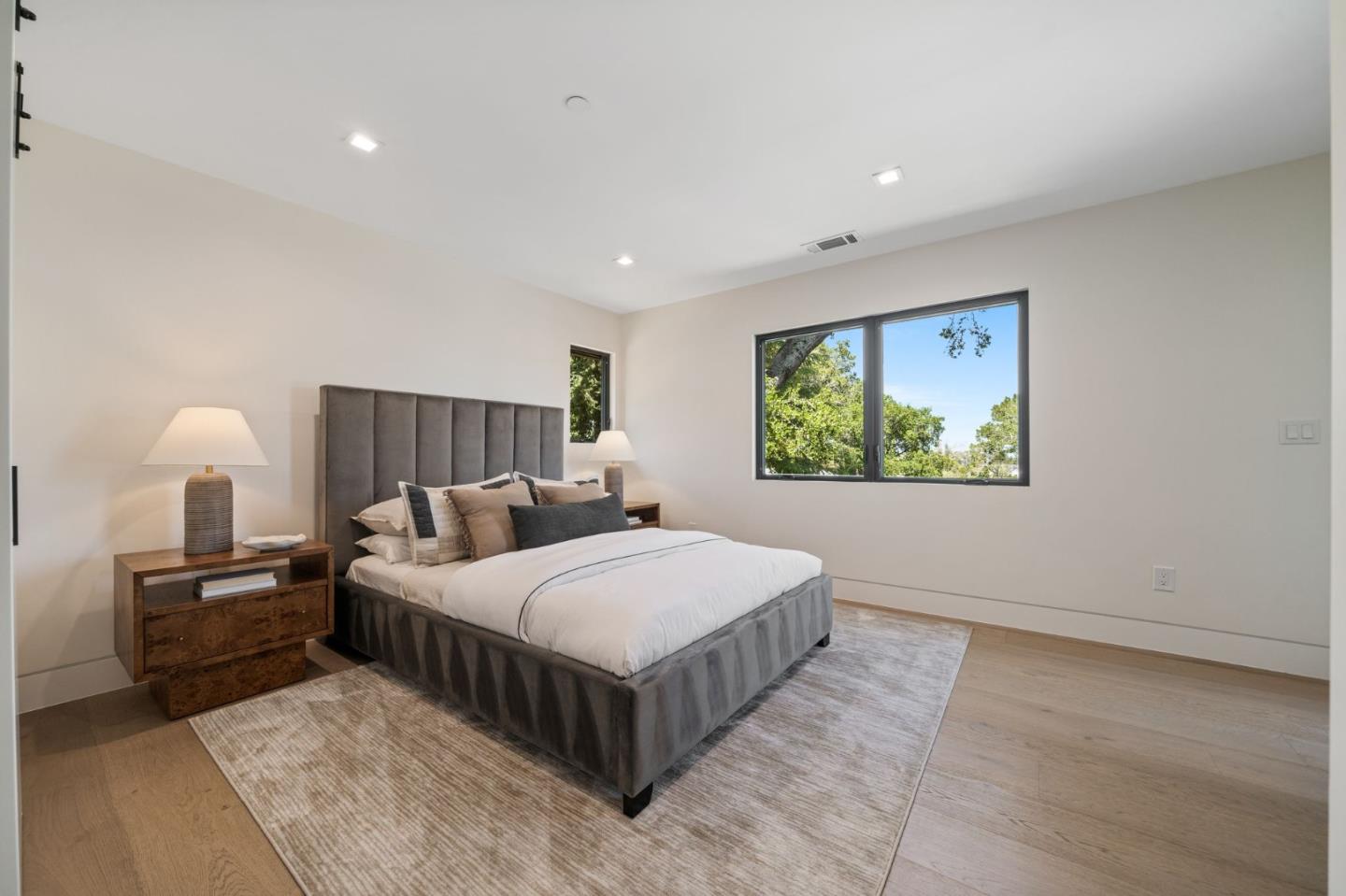 Detail Gallery Image 34 of 124 For 510 Darrell Rd, Hillsborough,  CA 94010 - 5 Beds | 5/1 Baths
