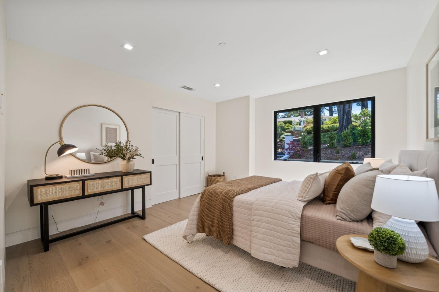 Detail Gallery Image 35 of 124 For 510 Darrell Rd, Hillsborough,  CA 94010 - 5 Beds | 5/1 Baths