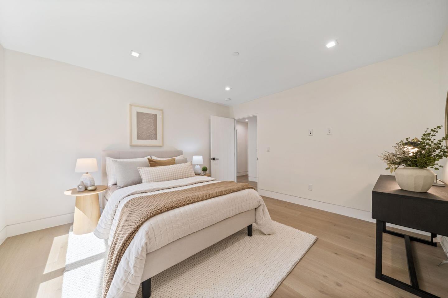 Detail Gallery Image 36 of 124 For 510 Darrell Rd, Hillsborough,  CA 94010 - 5 Beds | 5/1 Baths