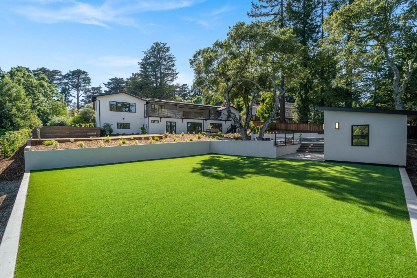 Detail Gallery Image 42 of 124 For 510 Darrell Rd, Hillsborough,  CA 94010 - 5 Beds | 5/1 Baths