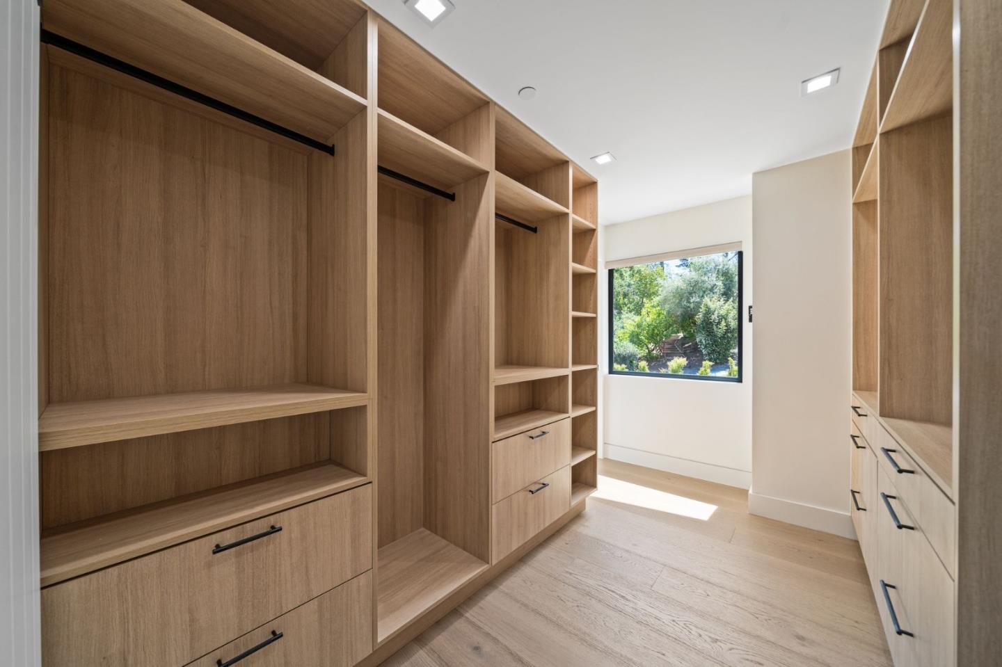 Detail Gallery Image 44 of 124 For 510 Darrell Rd, Hillsborough,  CA 94010 - 5 Beds | 5/1 Baths