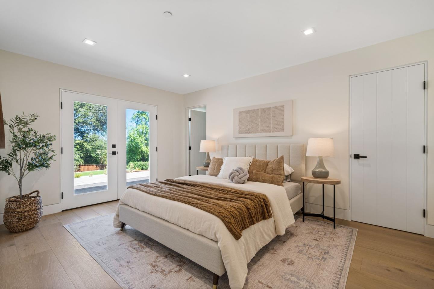Detail Gallery Image 55 of 124 For 510 Darrell Rd, Hillsborough,  CA 94010 - 5 Beds | 5/1 Baths