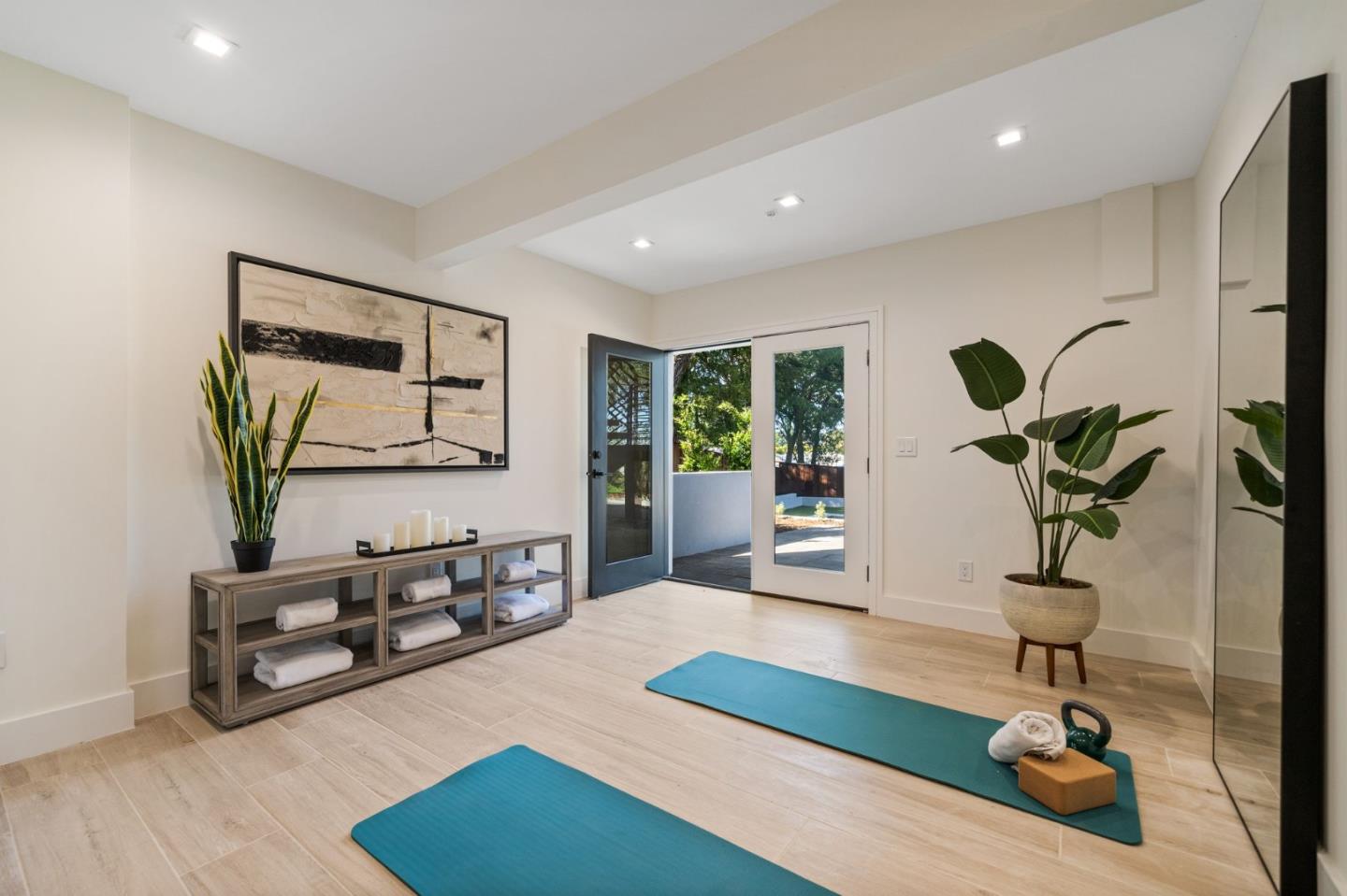 Detail Gallery Image 64 of 124 For 510 Darrell Rd, Hillsborough,  CA 94010 - 5 Beds | 5/1 Baths