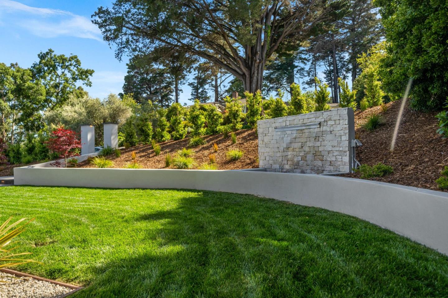 Detail Gallery Image 75 of 124 For 510 Darrell Rd, Hillsborough,  CA 94010 - 5 Beds | 5/1 Baths