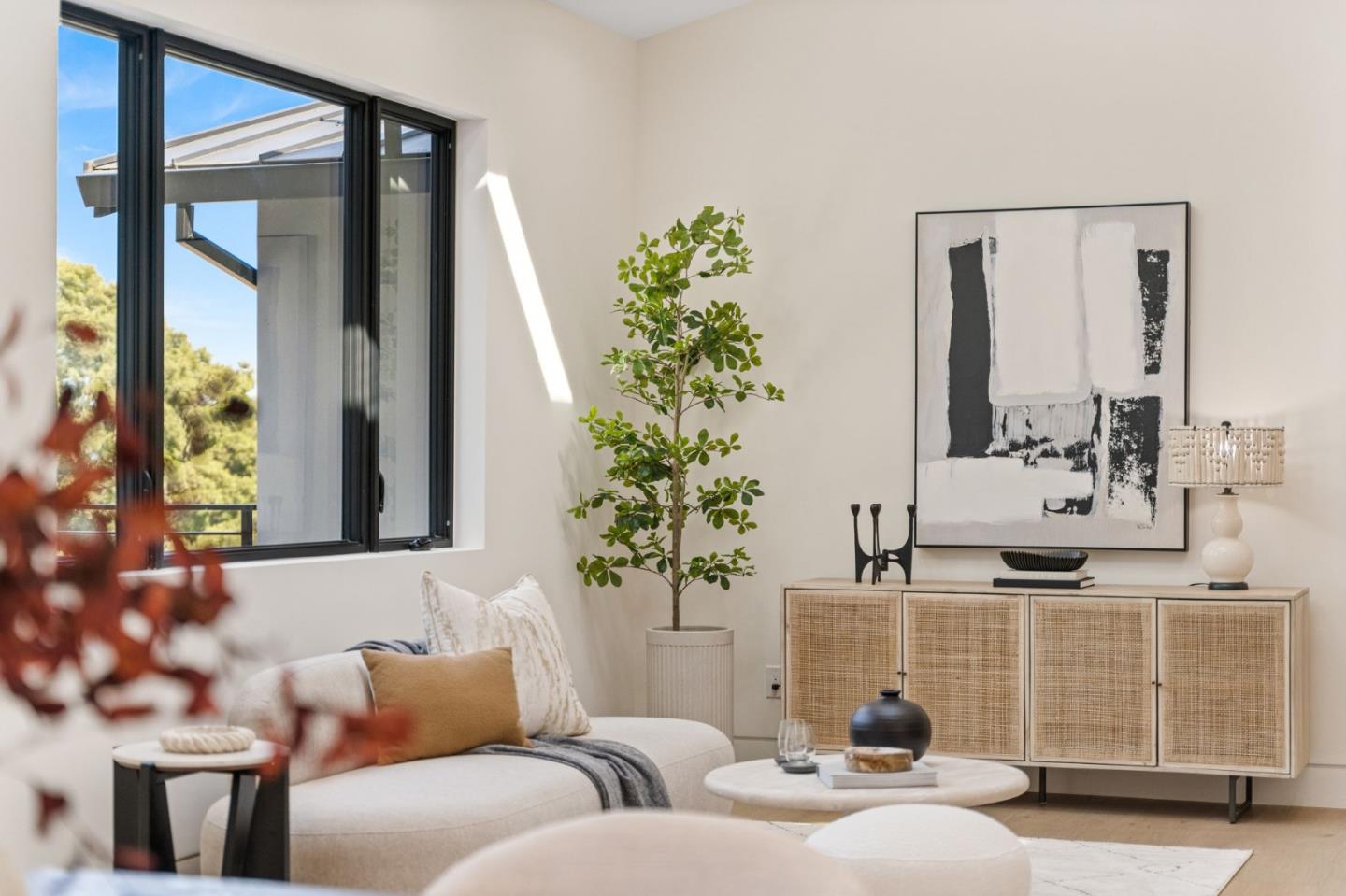 Detail Gallery Image 76 of 124 For 510 Darrell Rd, Hillsborough,  CA 94010 - 5 Beds | 5/1 Baths