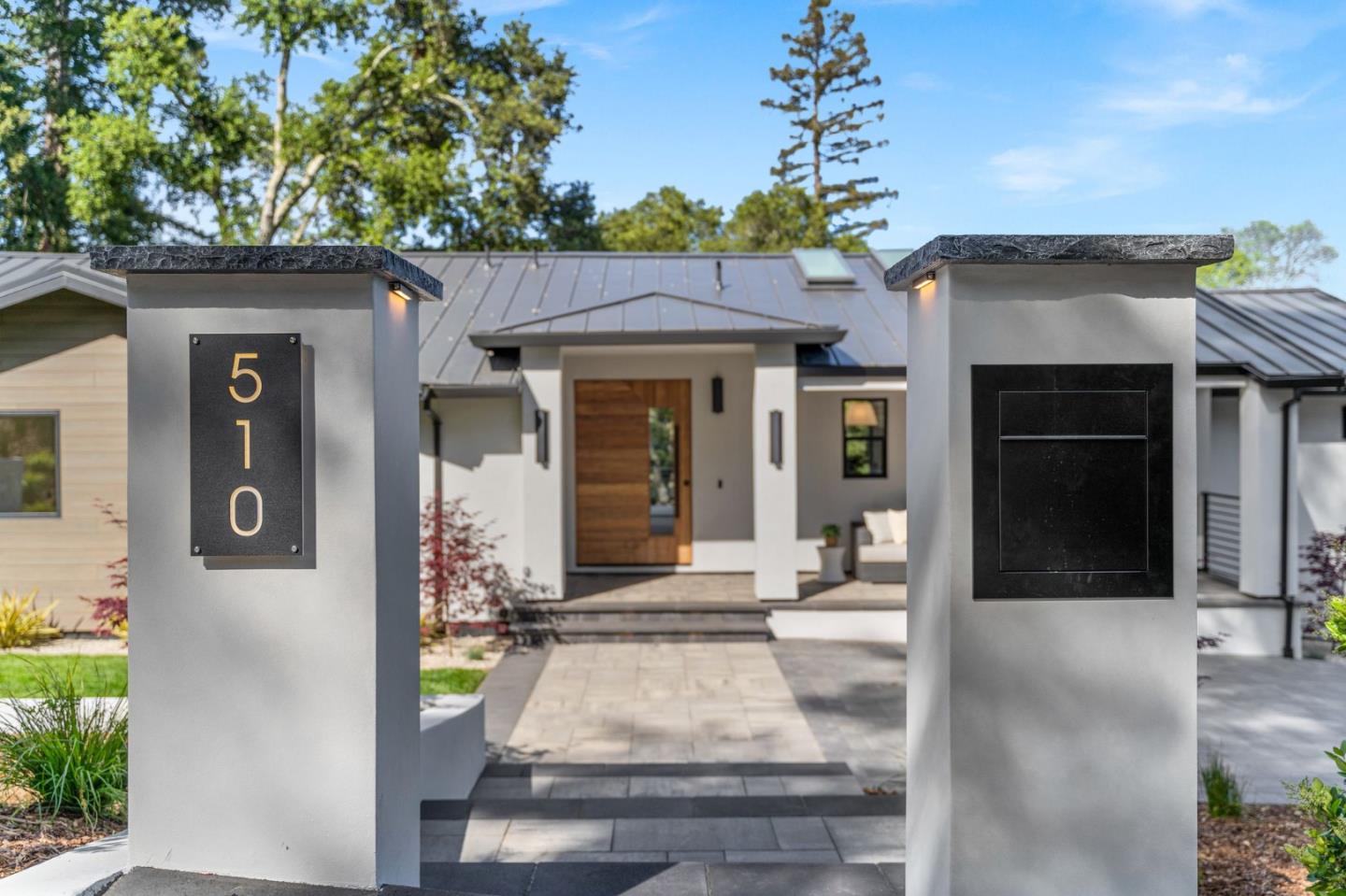Detail Gallery Image 79 of 124 For 510 Darrell Rd, Hillsborough,  CA 94010 - 5 Beds | 5/1 Baths