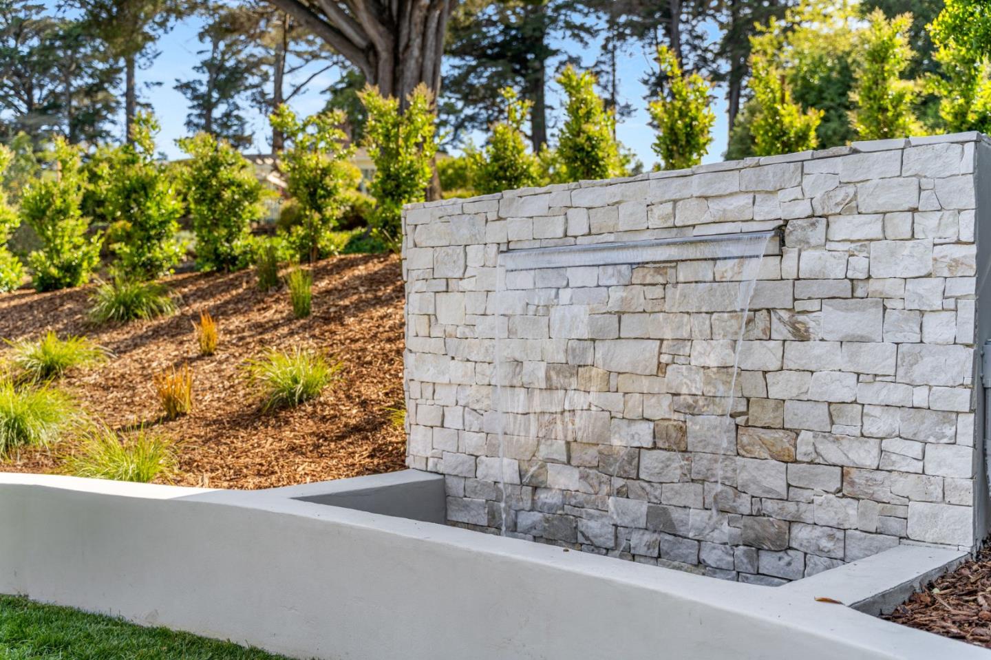 Detail Gallery Image 81 of 124 For 510 Darrell Rd, Hillsborough,  CA 94010 - 5 Beds | 5/1 Baths