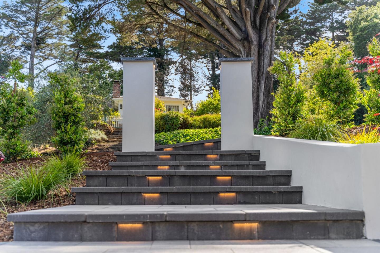 Detail Gallery Image 82 of 124 For 510 Darrell Rd, Hillsborough,  CA 94010 - 5 Beds | 5/1 Baths