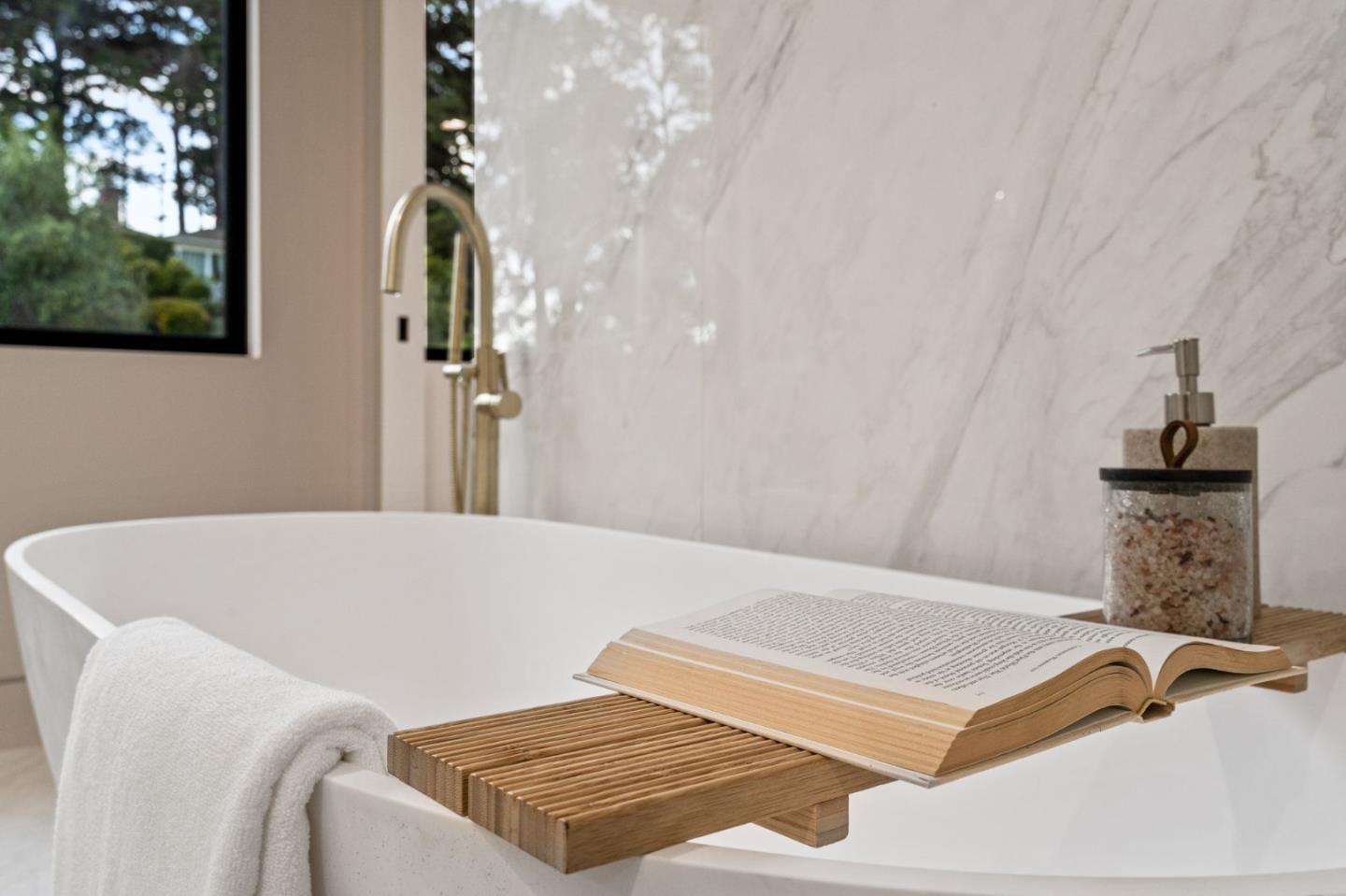 Detail Gallery Image 98 of 124 For 510 Darrell Rd, Hillsborough,  CA 94010 - 5 Beds | 5/1 Baths