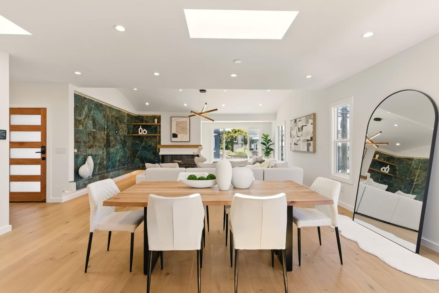 Detail Gallery Image 10 of 54 For 1530 Lawton St, San Francisco,  CA 94122 - 4 Beds | 4/1 Baths