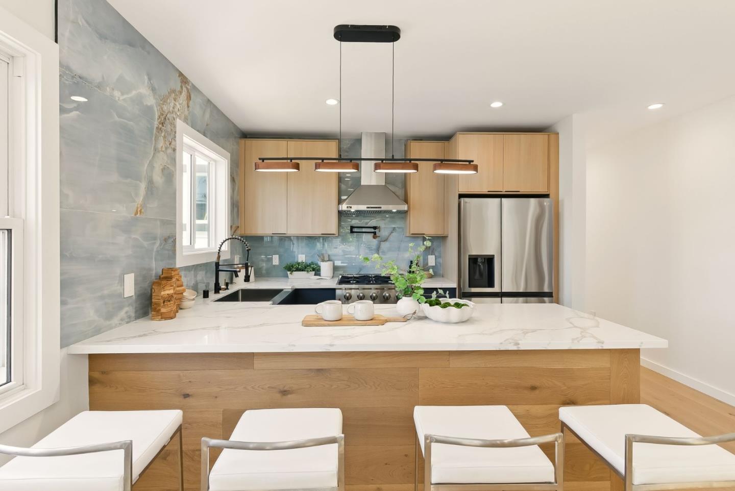 Detail Gallery Image 11 of 54 For 1530 Lawton St, San Francisco,  CA 94122 - 4 Beds | 4/1 Baths
