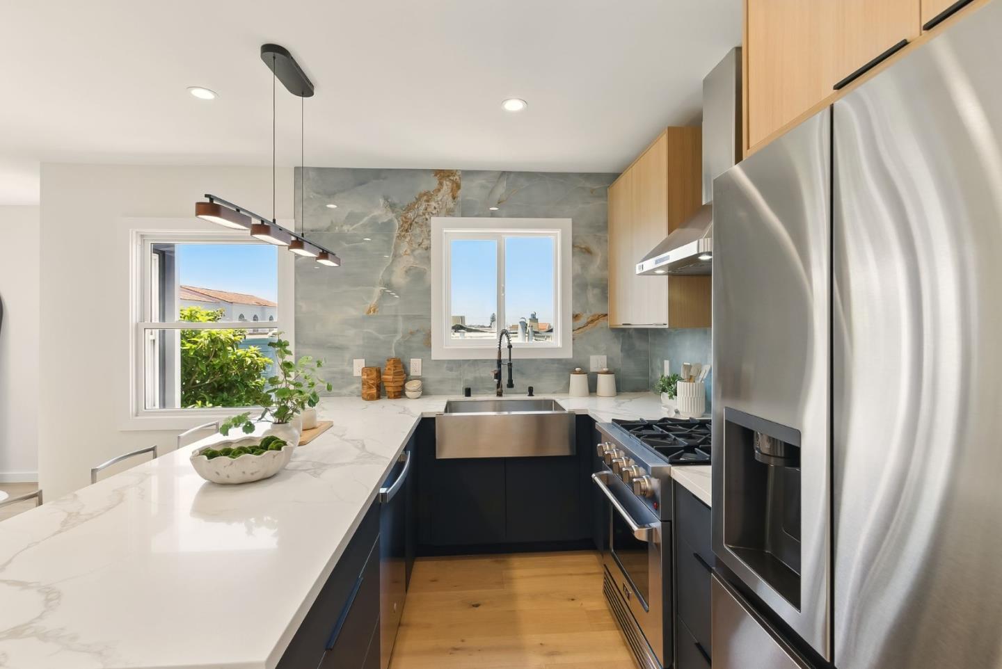 Detail Gallery Image 13 of 54 For 1530 Lawton St, San Francisco,  CA 94122 - 4 Beds | 4/1 Baths