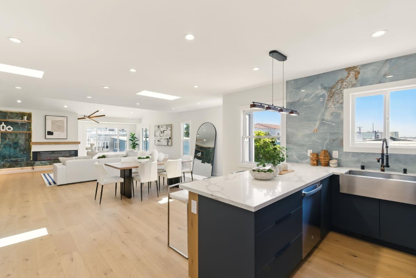 Detail Gallery Image 15 of 54 For 1530 Lawton St, San Francisco,  CA 94122 - 4 Beds | 4/1 Baths