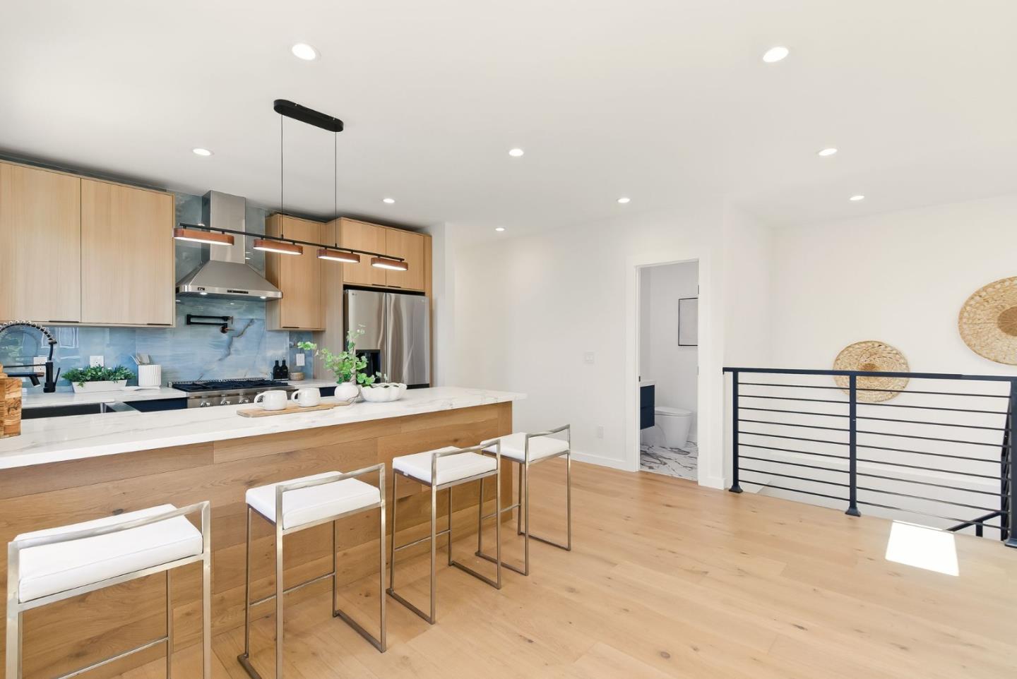 Detail Gallery Image 16 of 54 For 1530 Lawton St, San Francisco,  CA 94122 - 4 Beds | 4/1 Baths