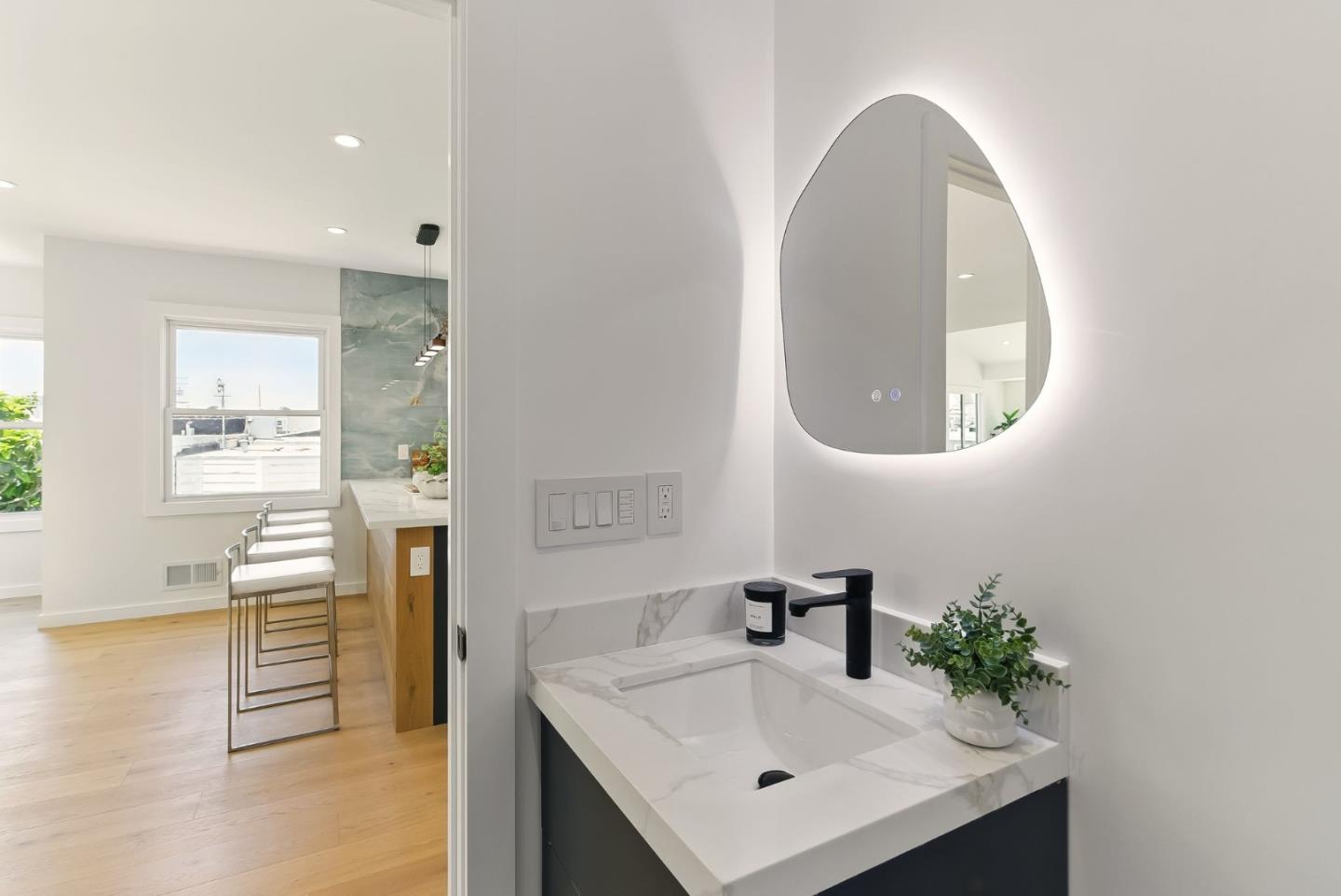 Detail Gallery Image 17 of 54 For 1530 Lawton St, San Francisco,  CA 94122 - 4 Beds | 4/1 Baths