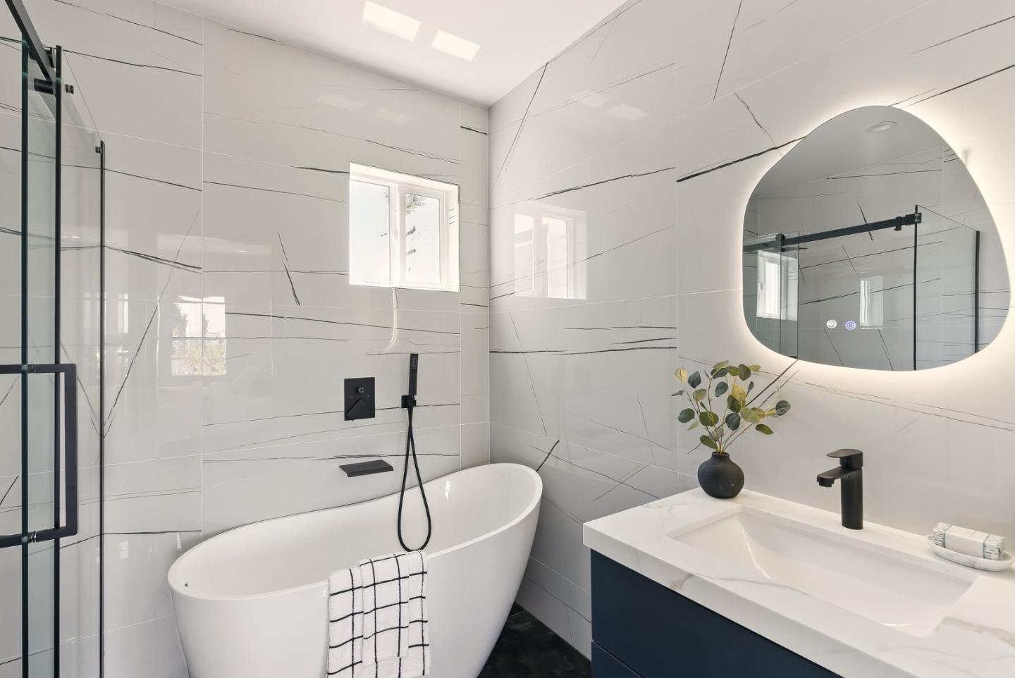 Detail Gallery Image 22 of 54 For 1530 Lawton St, San Francisco,  CA 94122 - 4 Beds | 4/1 Baths