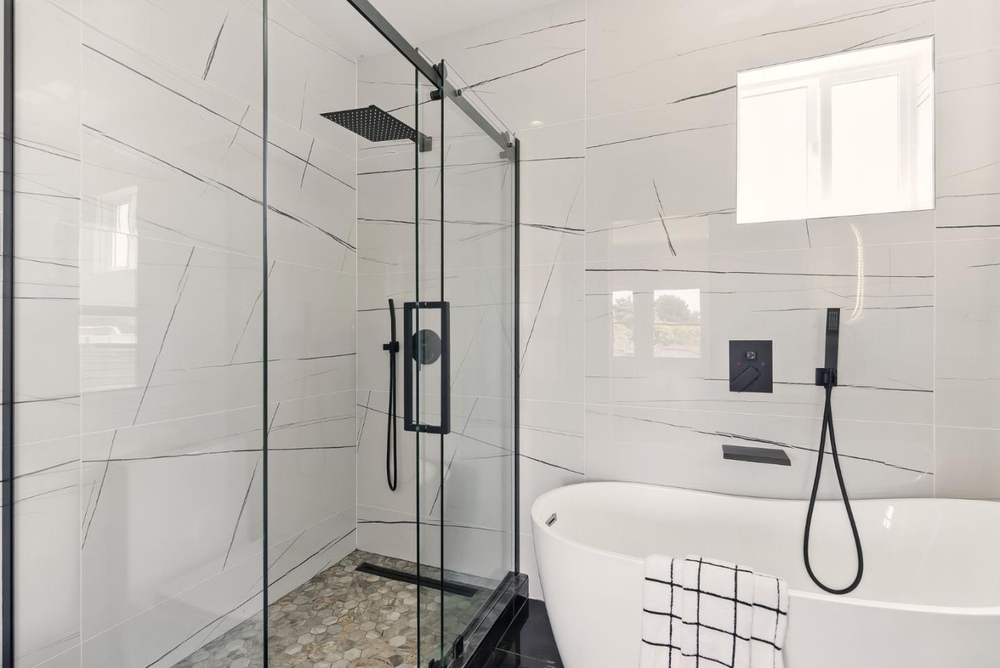 Detail Gallery Image 23 of 54 For 1530 Lawton St, San Francisco,  CA 94122 - 4 Beds | 4/1 Baths