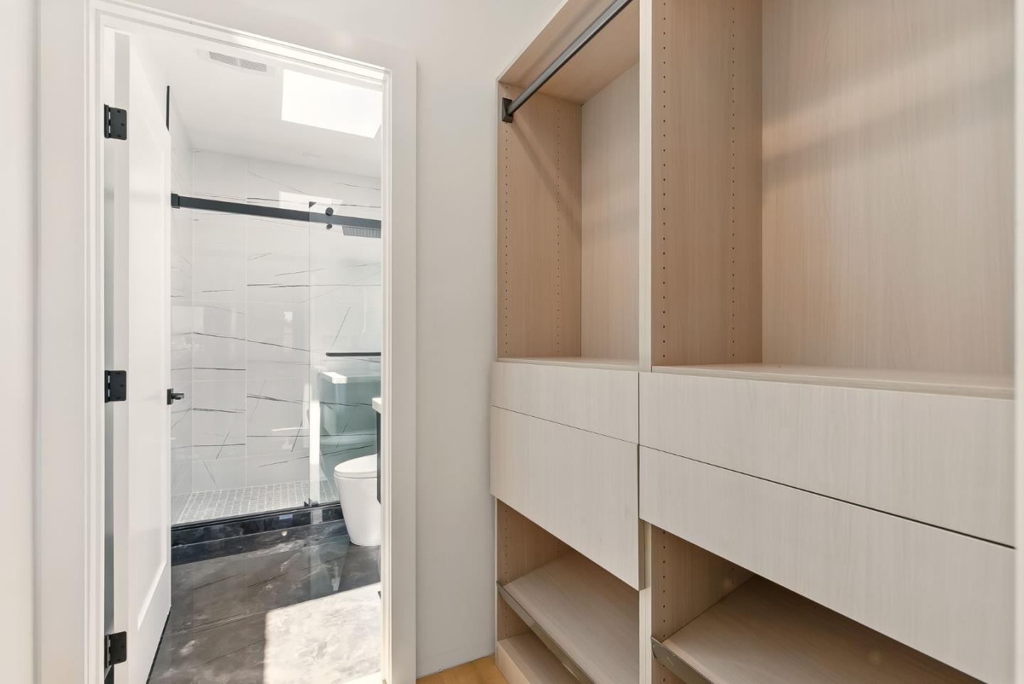 Detail Gallery Image 26 of 54 For 1530 Lawton St, San Francisco,  CA 94122 - 4 Beds | 4/1 Baths