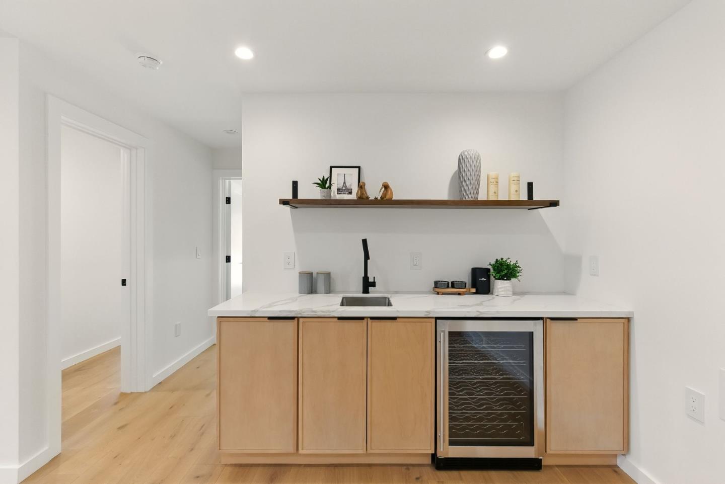 Detail Gallery Image 33 of 54 For 1530 Lawton St, San Francisco,  CA 94122 - 4 Beds | 4/1 Baths