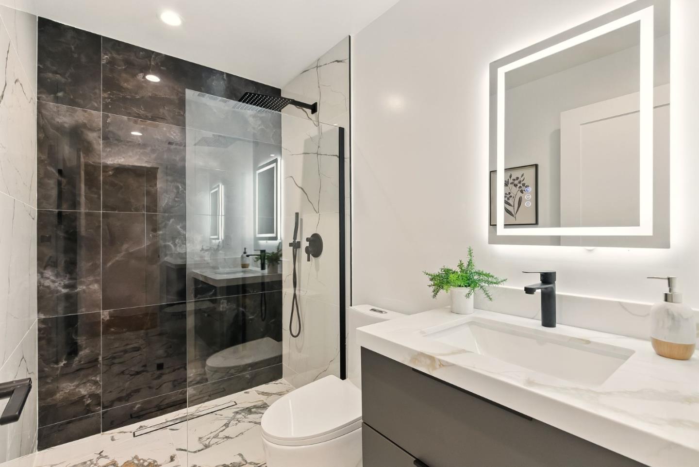 Detail Gallery Image 34 of 54 For 1530 Lawton St, San Francisco,  CA 94122 - 4 Beds | 4/1 Baths