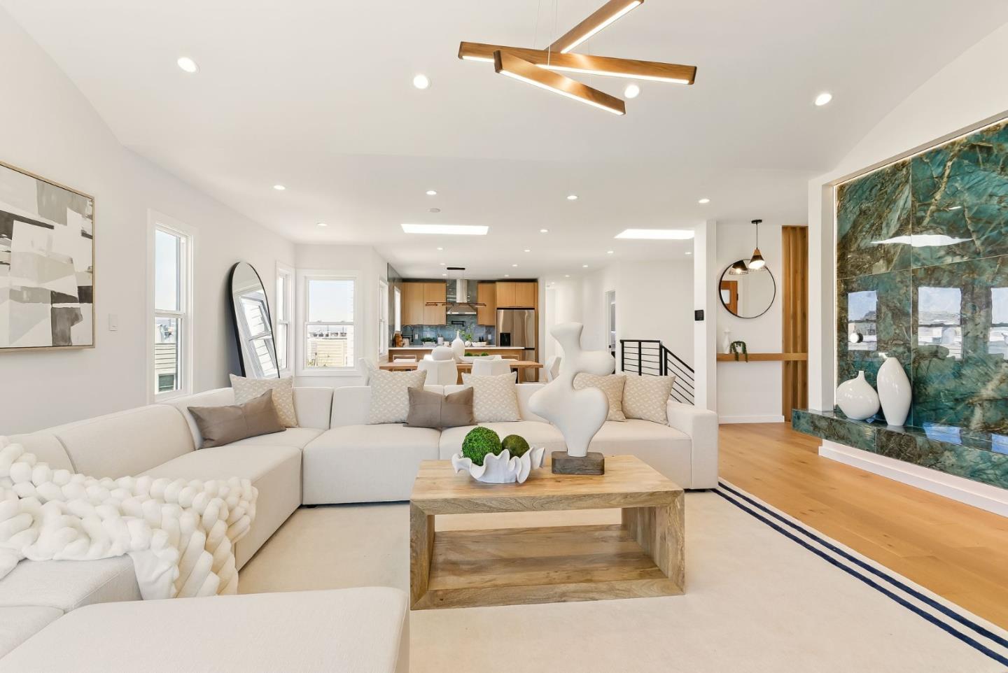 Detail Gallery Image 5 of 54 For 1530 Lawton St, San Francisco,  CA 94122 - 4 Beds | 4/1 Baths