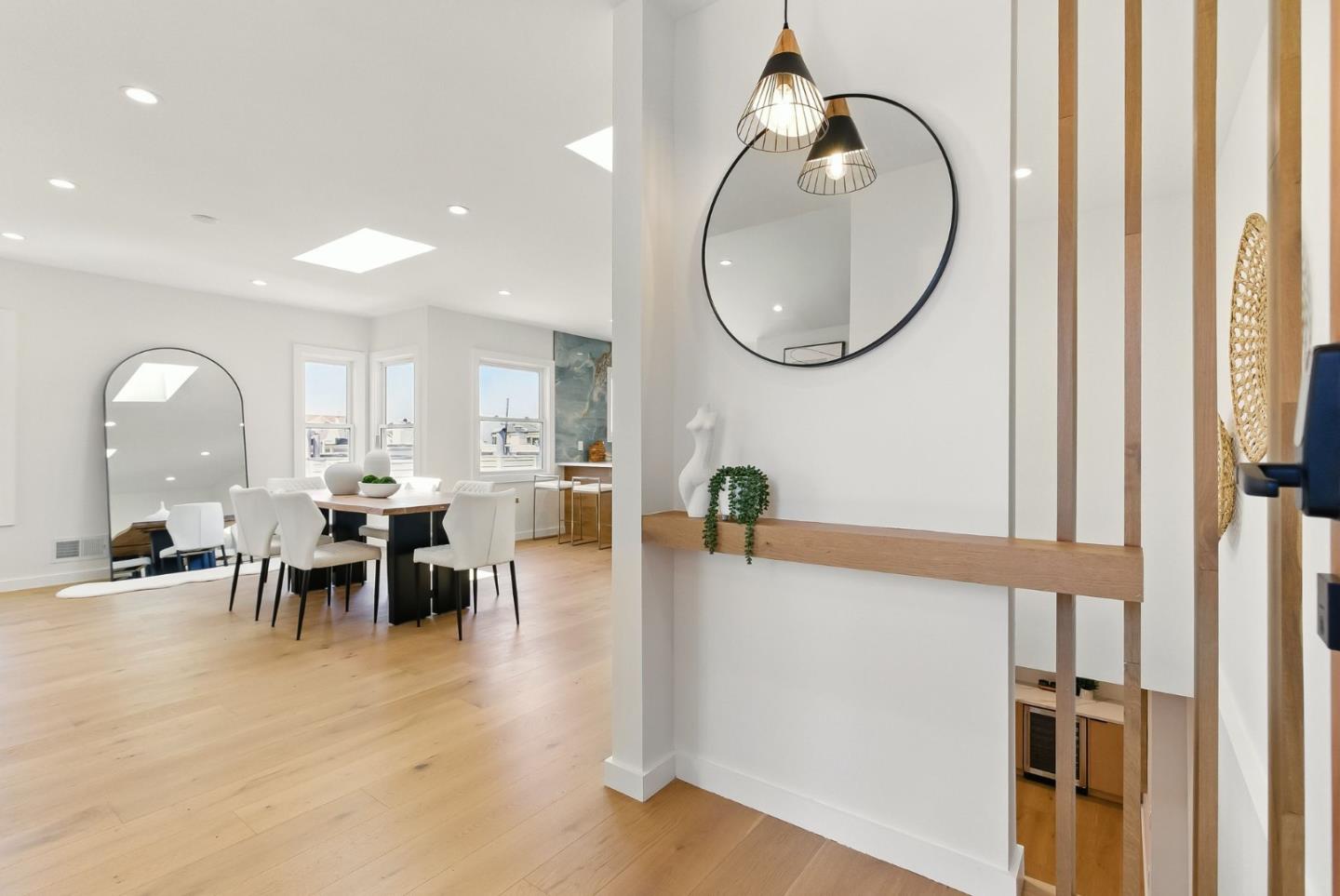 Detail Gallery Image 7 of 54 For 1530 Lawton St, San Francisco,  CA 94122 - 4 Beds | 4/1 Baths