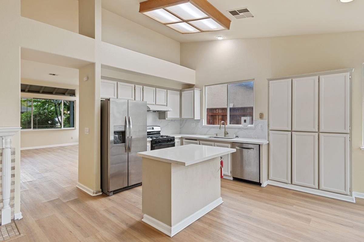 Detail Gallery Image 10 of 34 For 110 Walnut Meadows Ct, Oakley,  CA 94561 - 4 Beds | 2 Baths