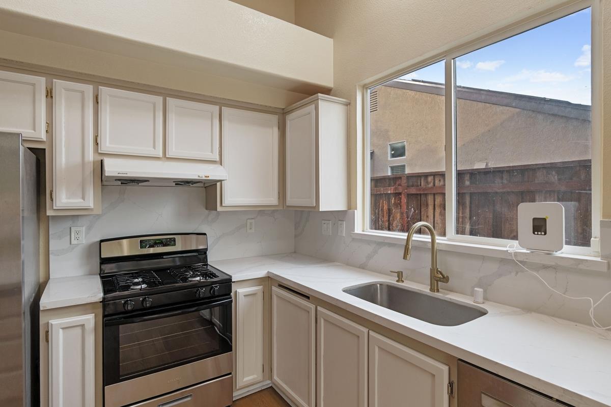 Detail Gallery Image 13 of 34 For 110 Walnut Meadows Ct, Oakley,  CA 94561 - 4 Beds | 2 Baths