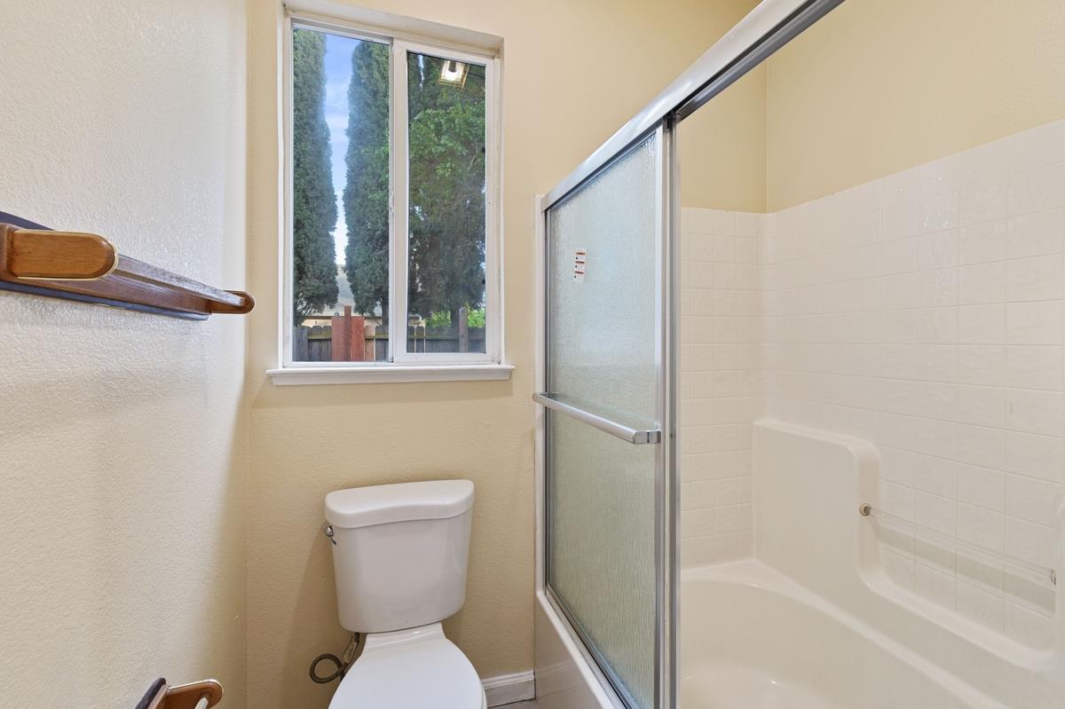 Detail Gallery Image 26 of 34 For 110 Walnut Meadows Ct, Oakley,  CA 94561 - 4 Beds | 2 Baths