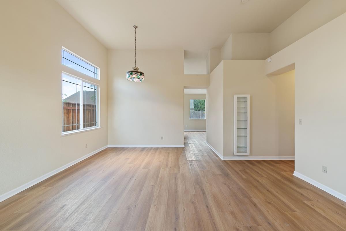 Detail Gallery Image 7 of 34 For 110 Walnut Meadows Ct, Oakley,  CA 94561 - 4 Beds | 2 Baths
