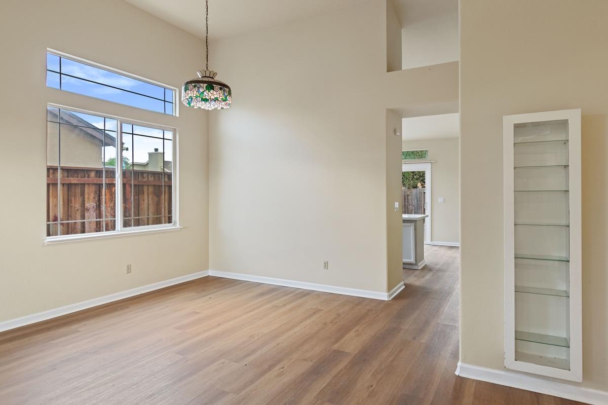 Detail Gallery Image 8 of 34 For 110 Walnut Meadows Ct, Oakley,  CA 94561 - 4 Beds | 2 Baths
