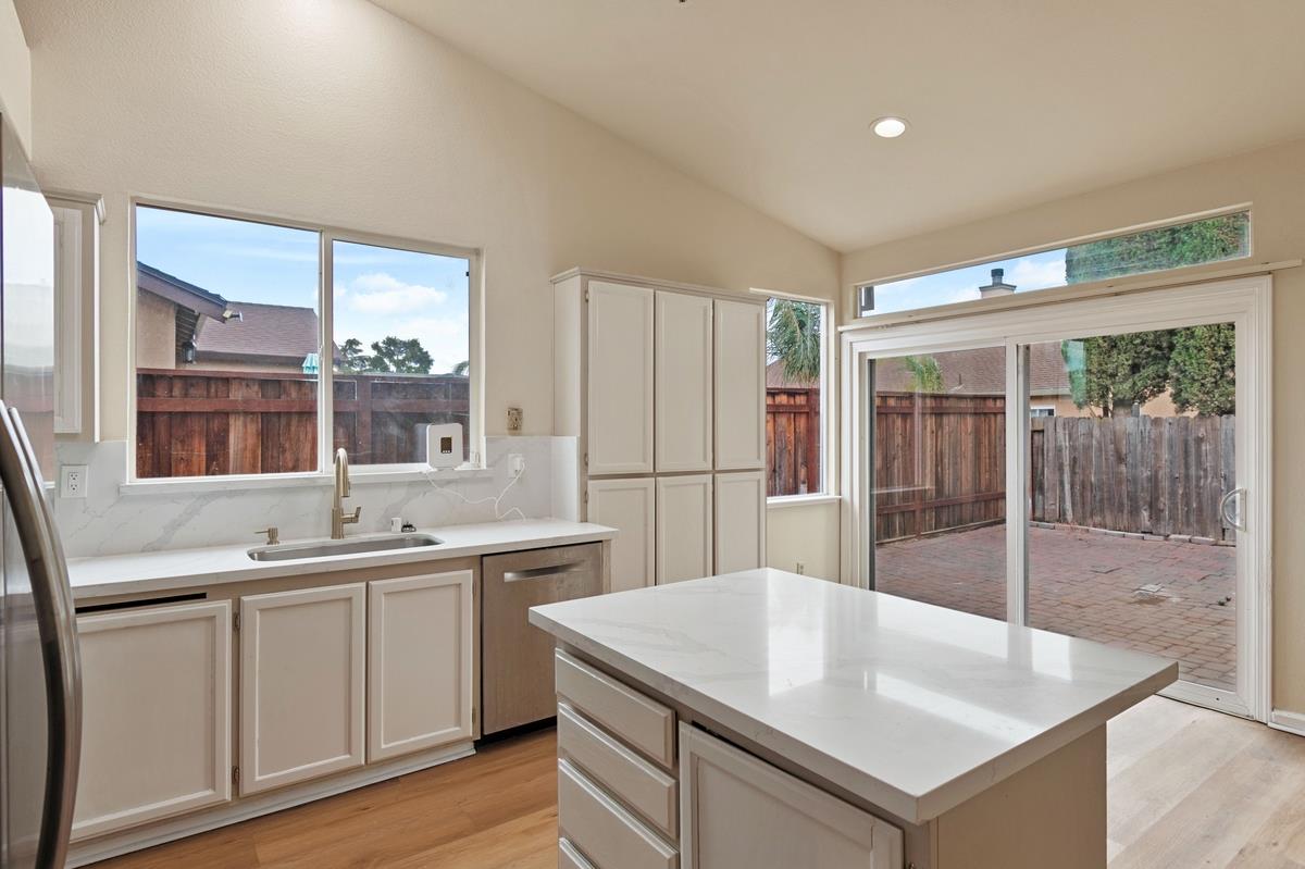 Detail Gallery Image 9 of 34 For 110 Walnut Meadows Ct, Oakley,  CA 94561 - 4 Beds | 2 Baths
