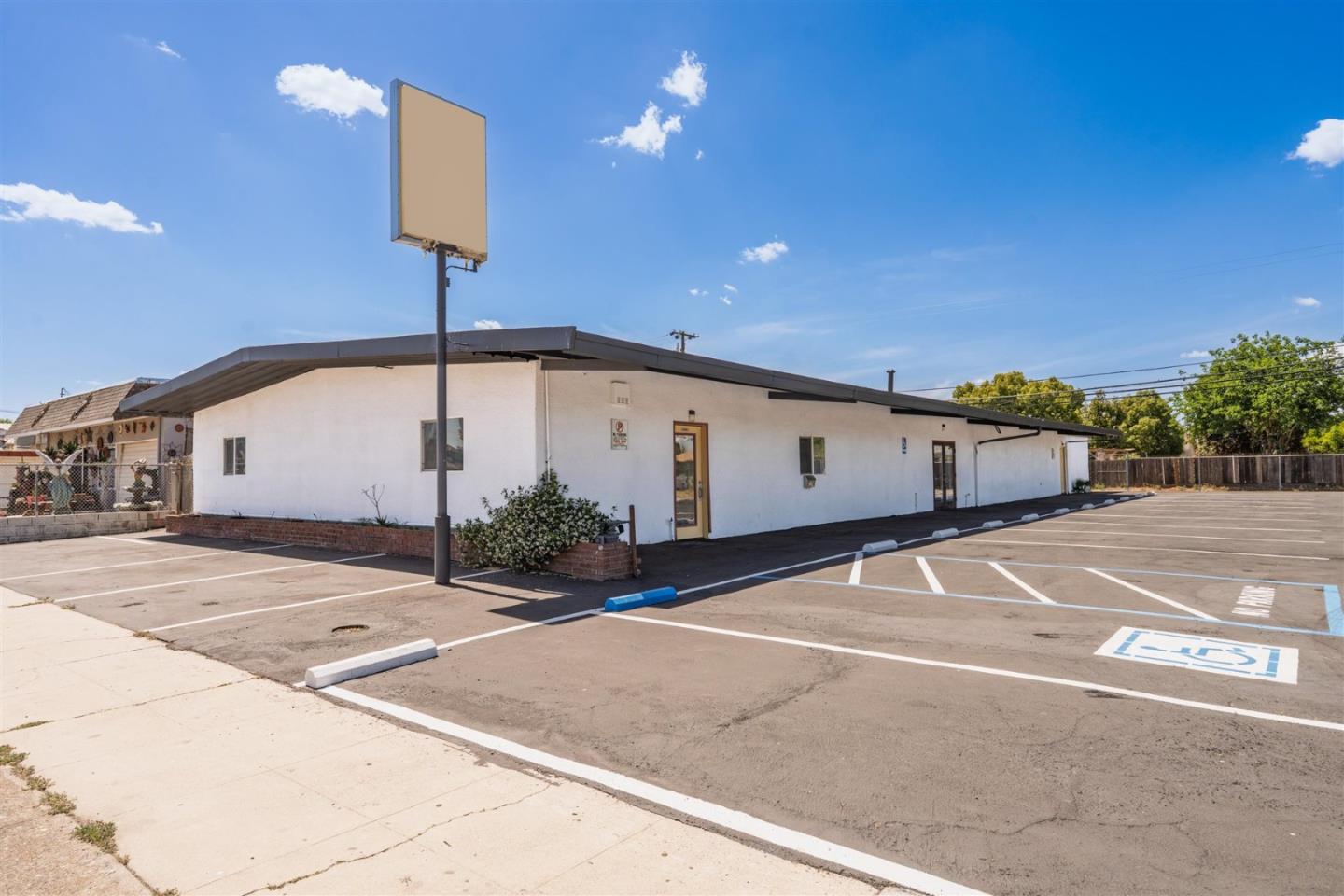 Detail Gallery Image 1 of 34 For 1312 Robertson Blvd, Chowchilla,  CA 93610 - – Beds | – Baths