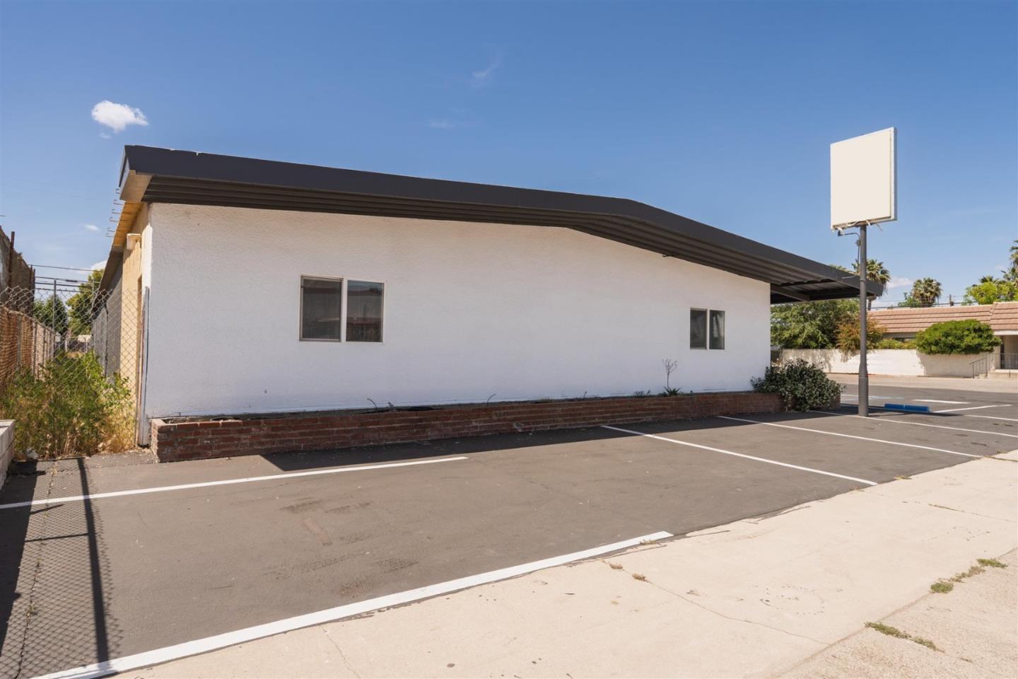 Detail Gallery Image 2 of 34 For 1312 Robertson Blvd, Chowchilla,  CA 93610 - – Beds | – Baths