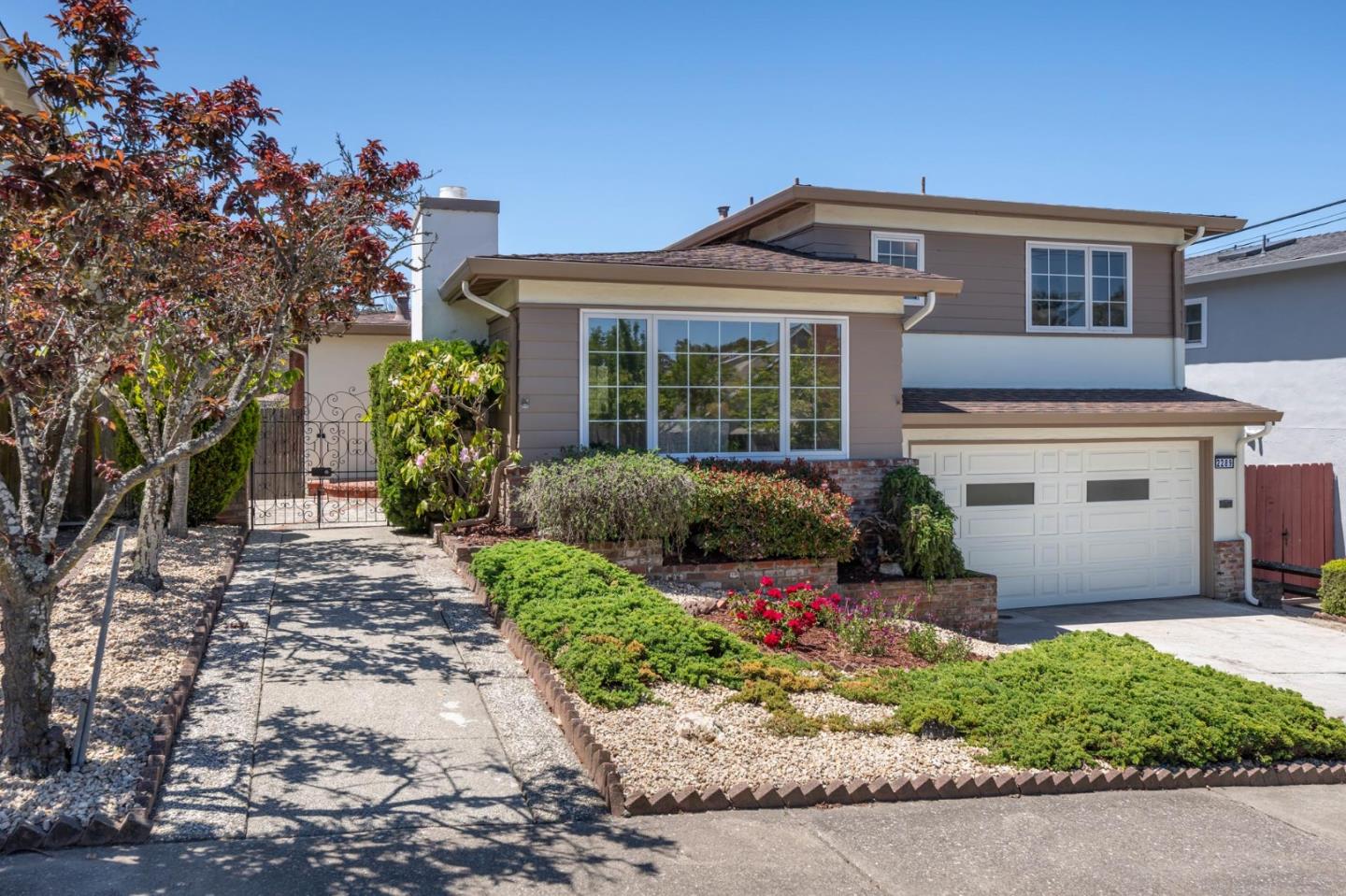 Detail Gallery Image 2 of 33 For 2289 Kingston Ave, San Bruno,  CA 94066 - 3 Beds | 2 Baths