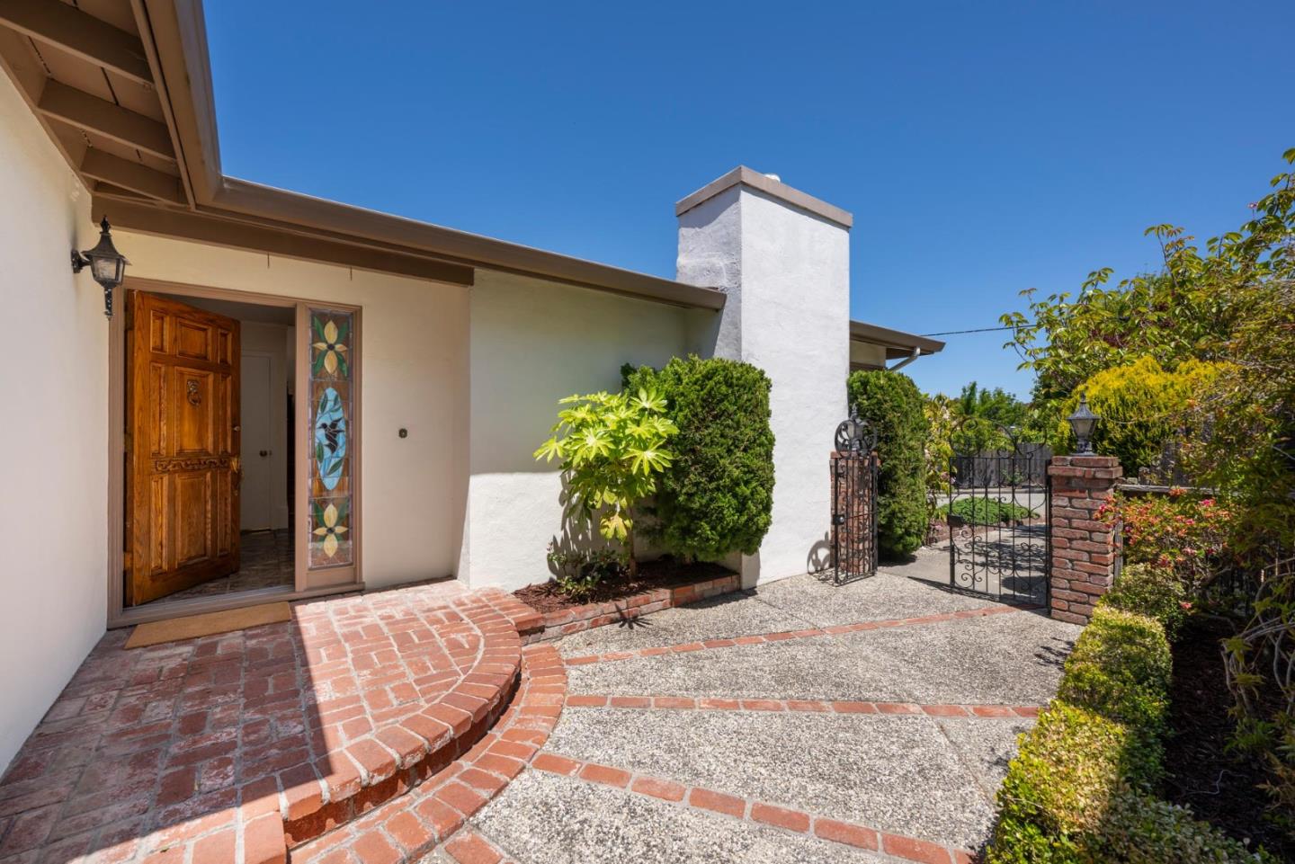 Detail Gallery Image 3 of 33 For 2289 Kingston Ave, San Bruno,  CA 94066 - 3 Beds | 2 Baths