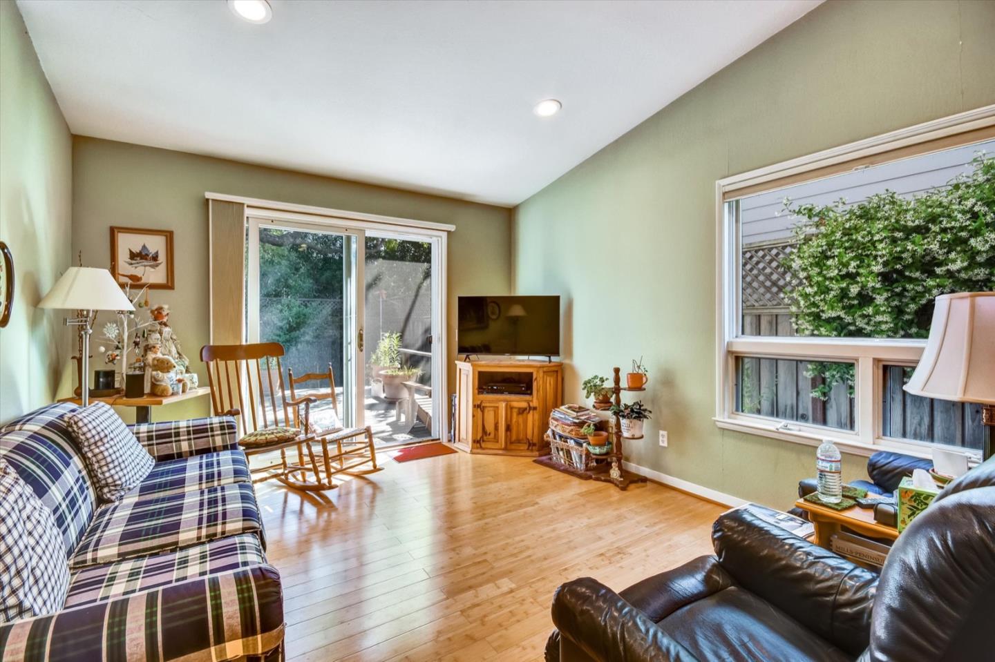 Detail Gallery Image 14 of 33 For 255 Nimitz Ave, Redwood City,  CA 94061 - 3 Beds | 2 Baths