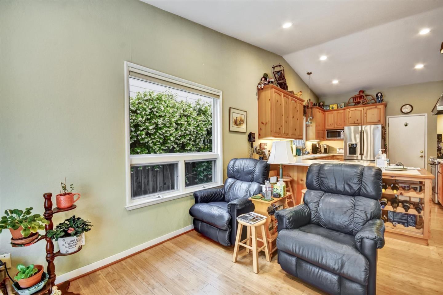 Detail Gallery Image 15 of 33 For 255 Nimitz Ave, Redwood City,  CA 94061 - 3 Beds | 2 Baths