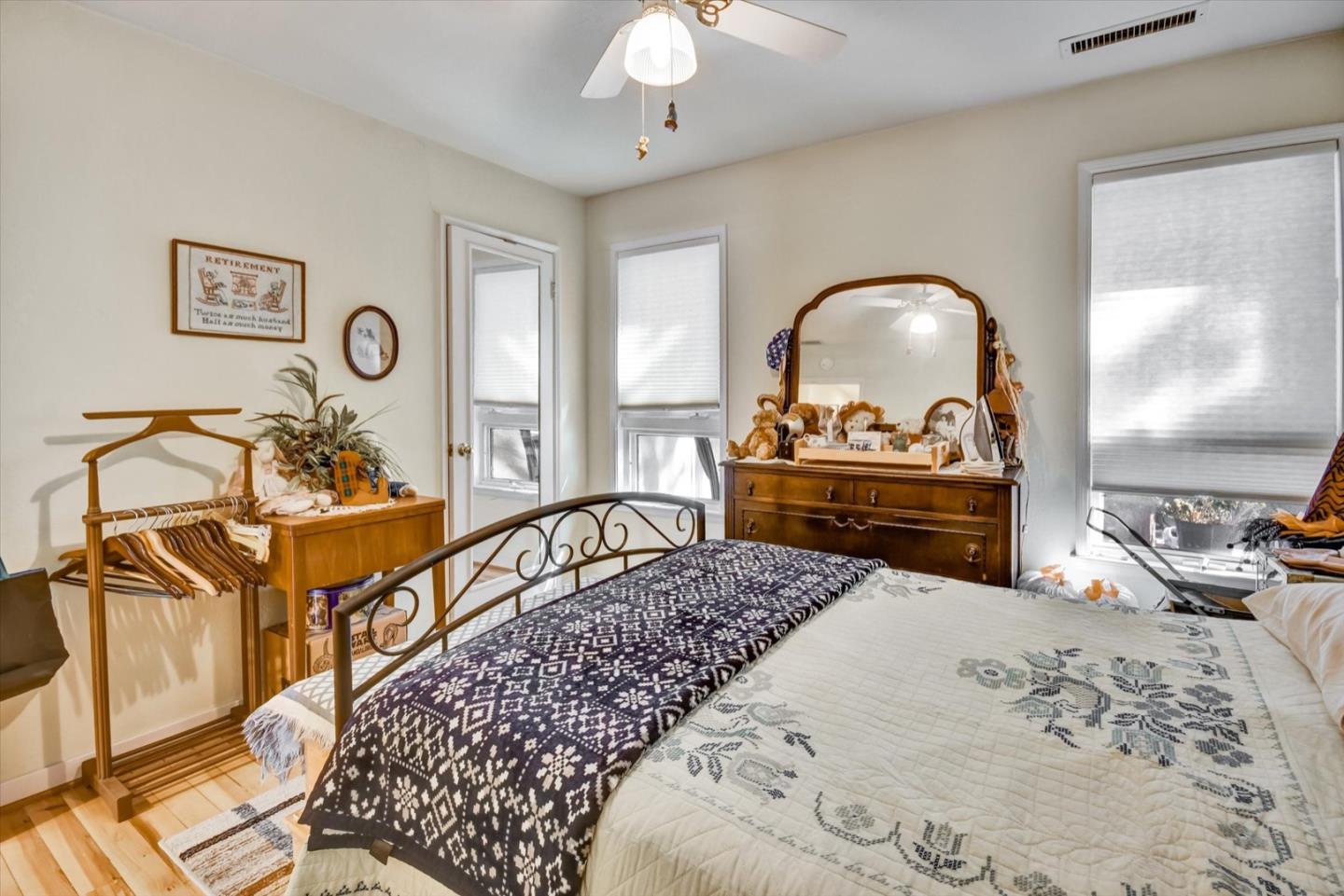 Detail Gallery Image 24 of 33 For 255 Nimitz Ave, Redwood City,  CA 94061 - 3 Beds | 2 Baths
