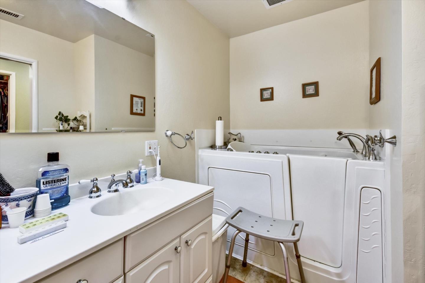 Detail Gallery Image 25 of 33 For 255 Nimitz Ave, Redwood City,  CA 94061 - 3 Beds | 2 Baths