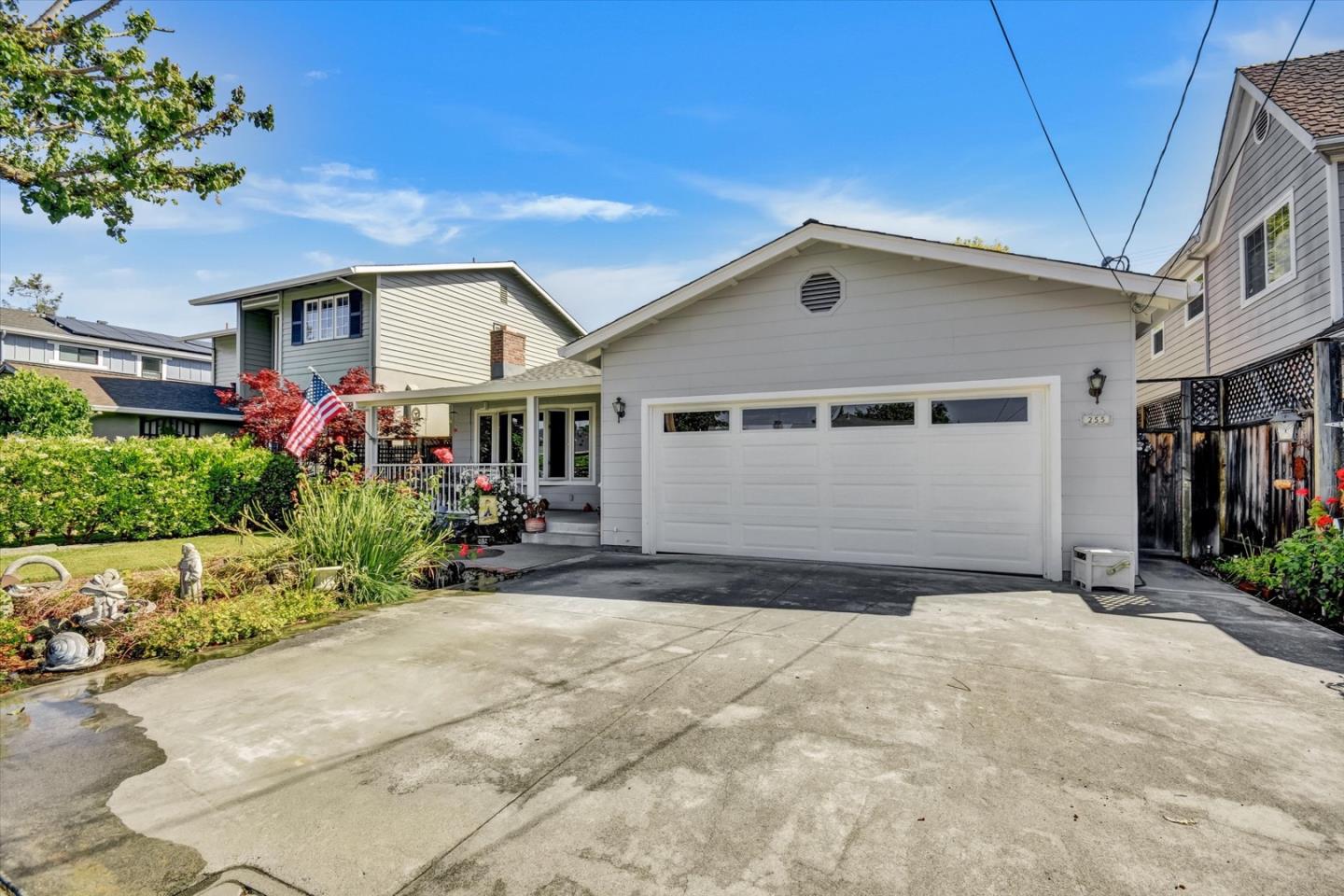 Detail Gallery Image 3 of 33 For 255 Nimitz Ave, Redwood City,  CA 94061 - 3 Beds | 2 Baths
