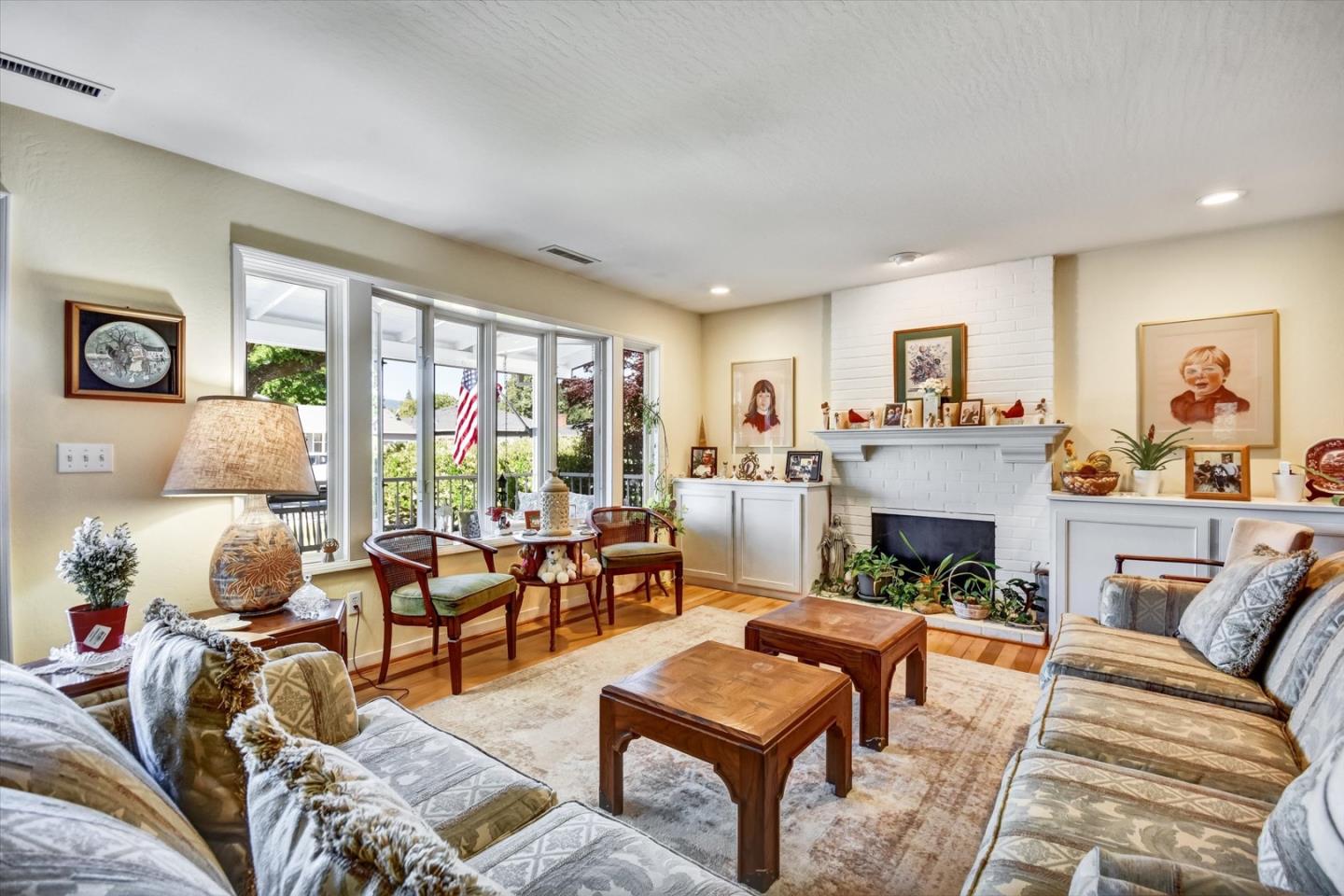 Detail Gallery Image 6 of 33 For 255 Nimitz Ave, Redwood City,  CA 94061 - 3 Beds | 2 Baths